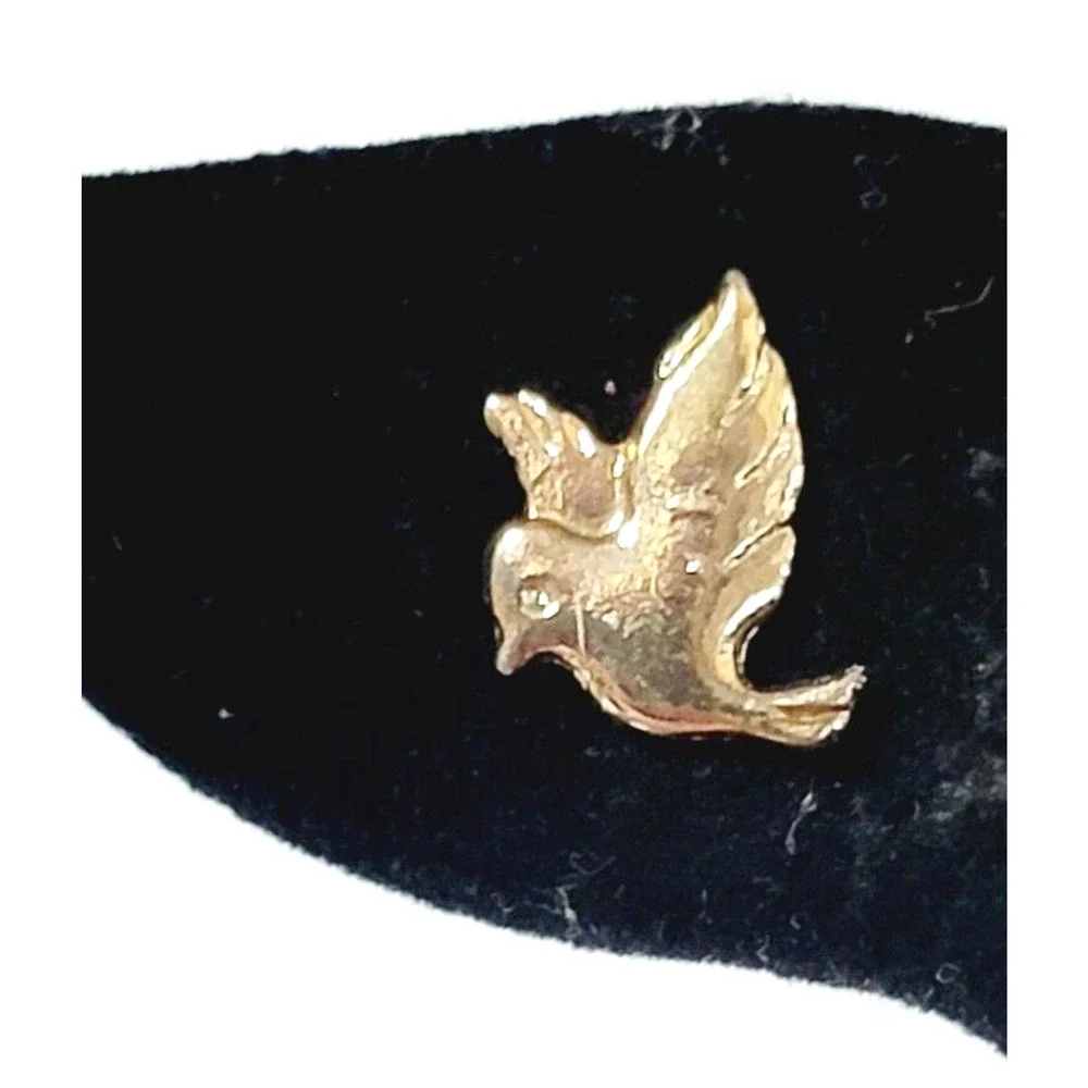 Small Bird Pierced Earrings,‎ Gold-tone, Posts, Doves 1/2” Dainty gp-68